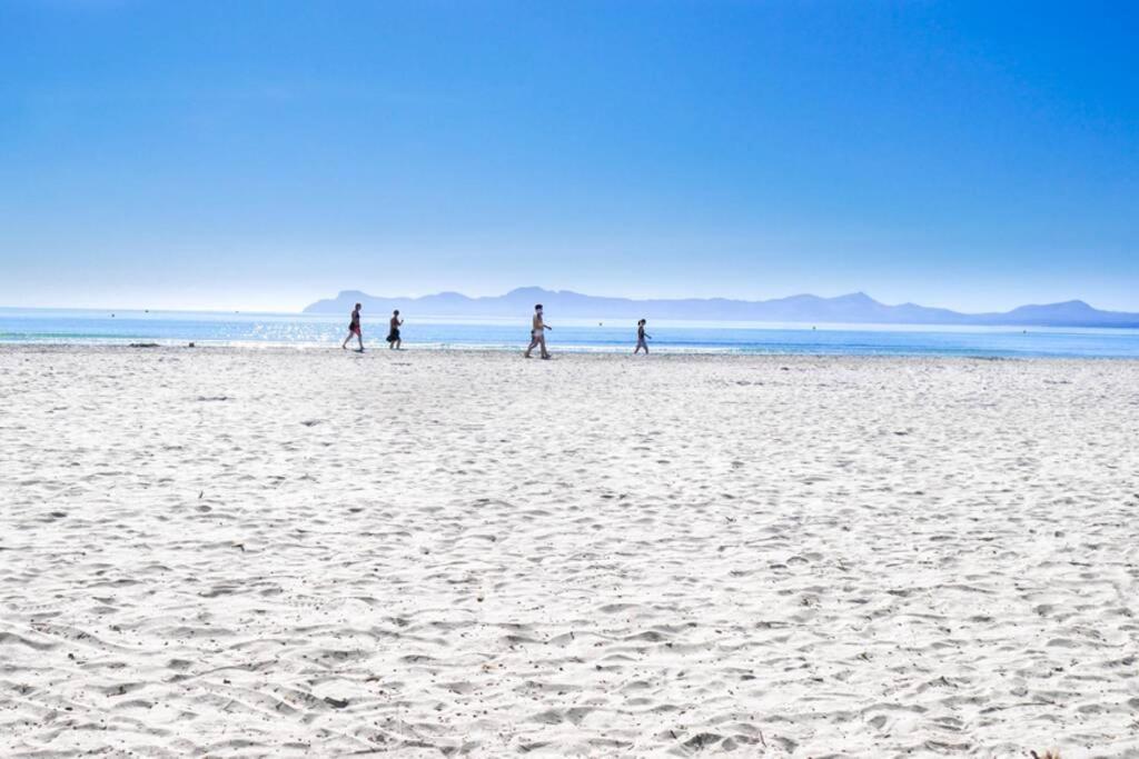 Waterfront 3 Bedroom Beach Apartment *