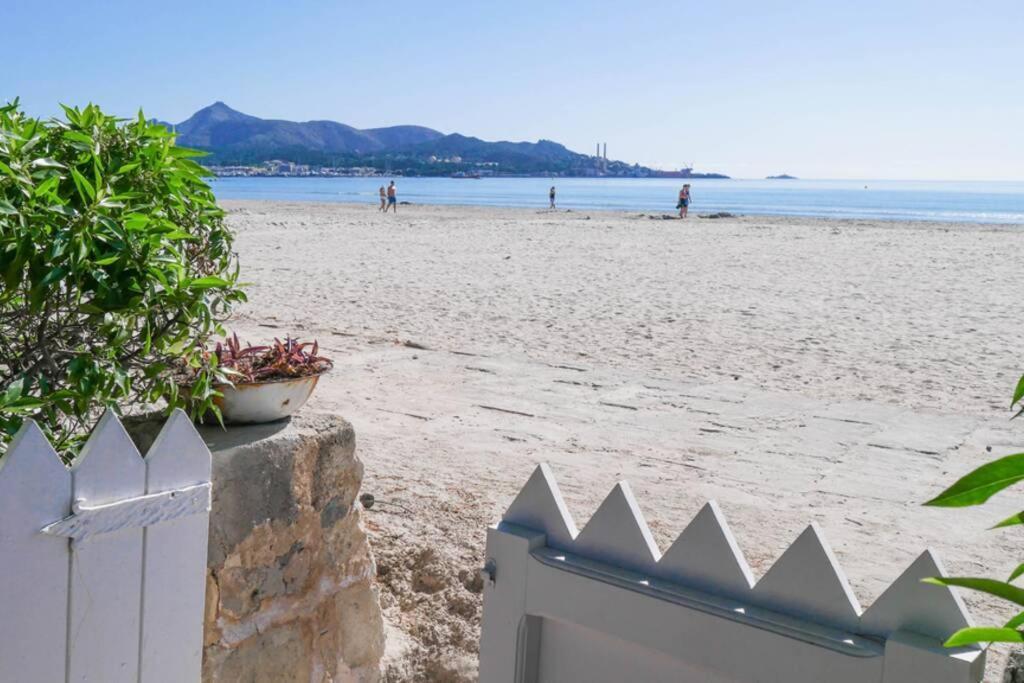 Waterfront 3 Bedroom Beach Apartment